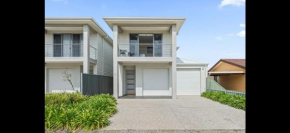 Western Breeze, Port Willunga